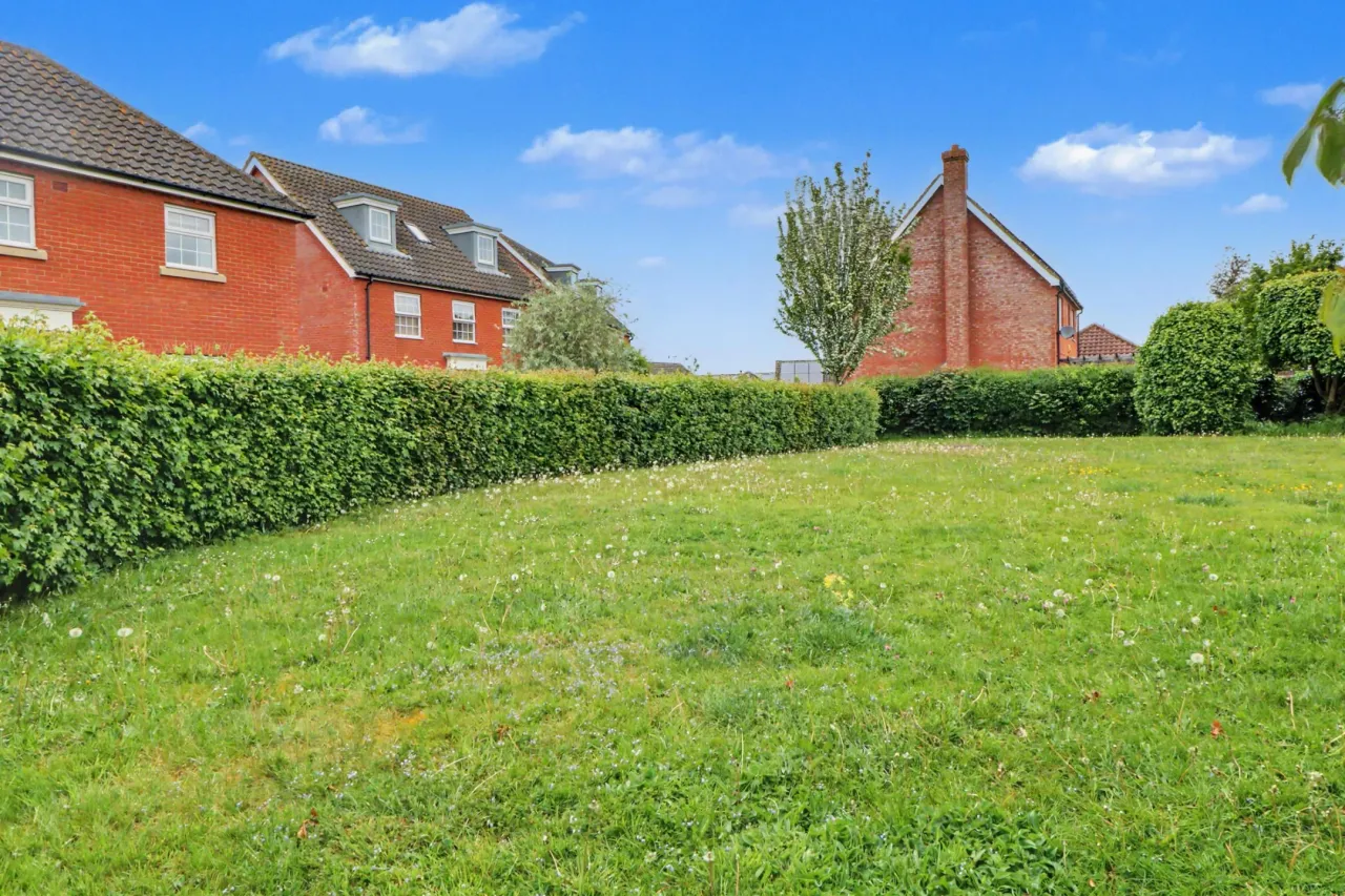 Lime Tree Avenue, Long Stratton, photo 27