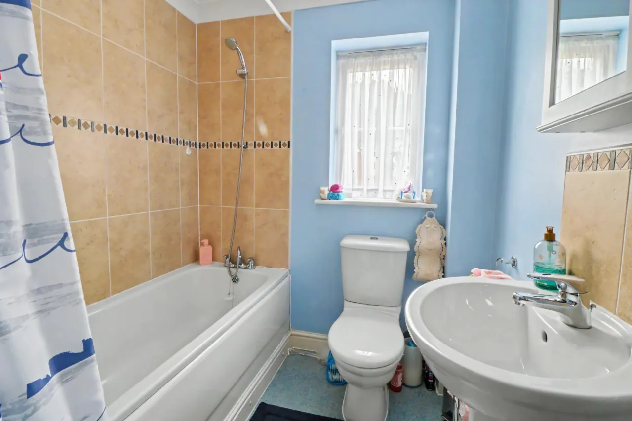 Lime Tree Avenue, Long Stratton, photo 17