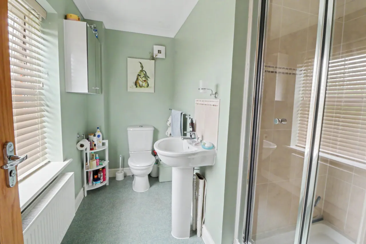 Lime Tree Avenue, Long Stratton, photo 13