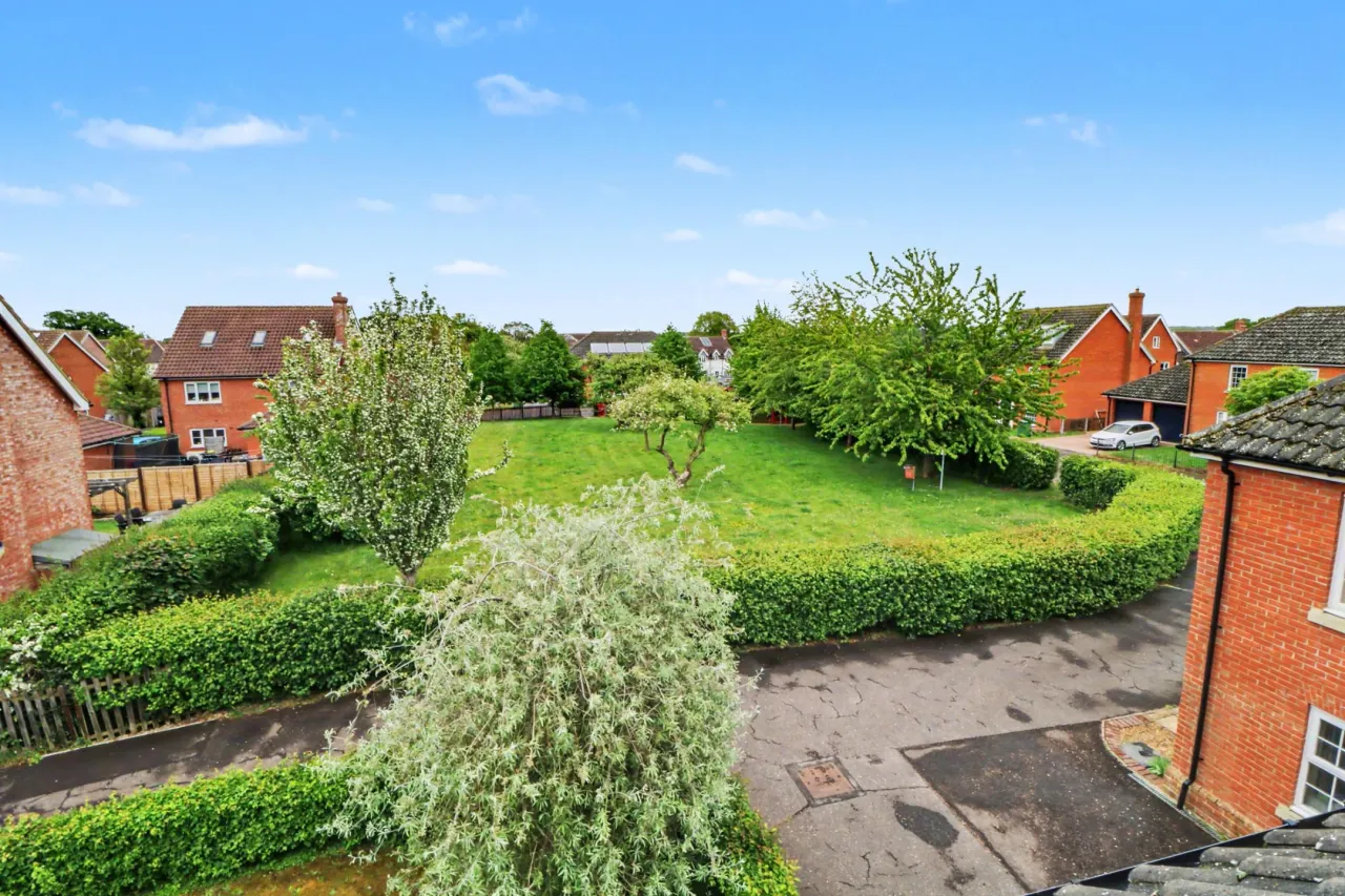 Lime Tree Avenue, Long Stratton, photo 24