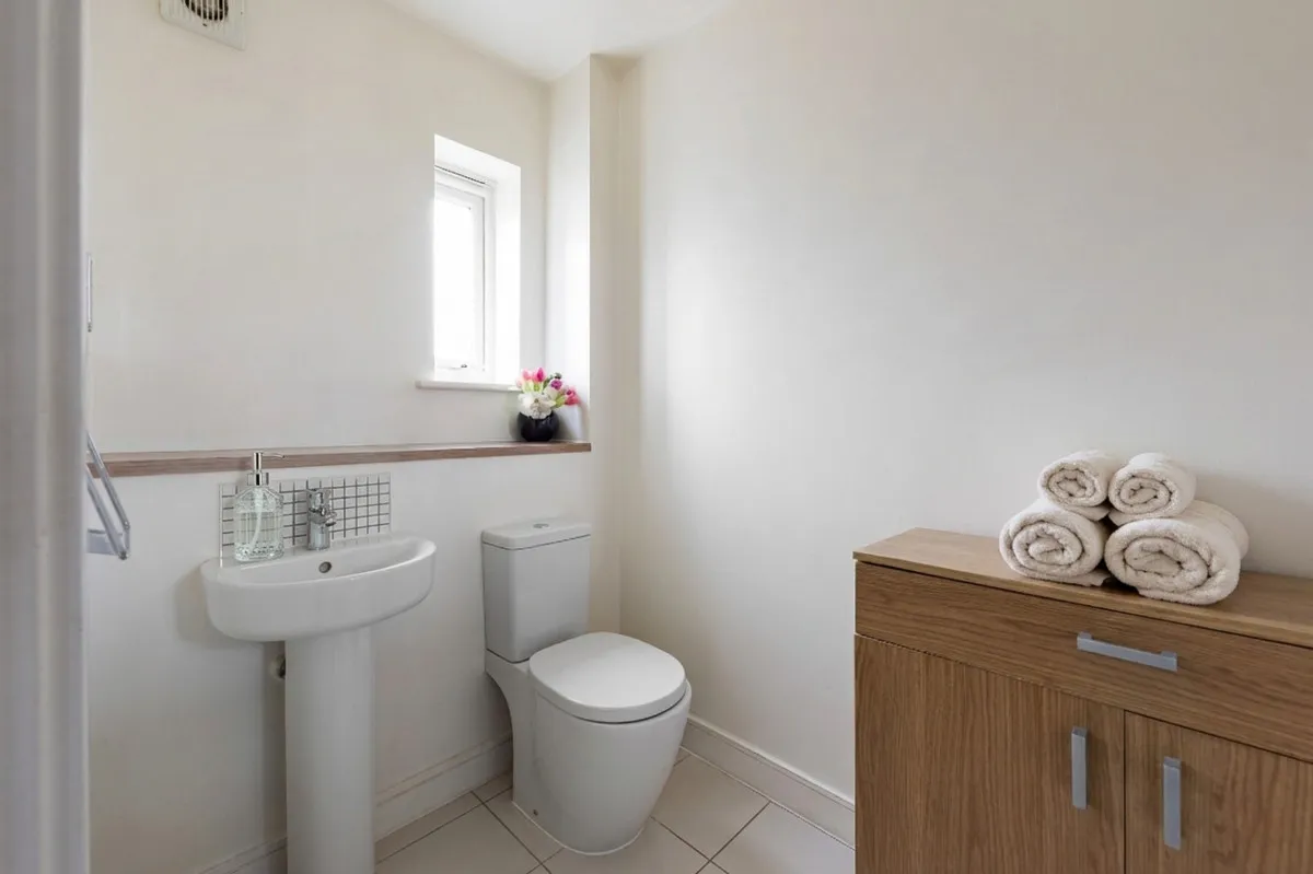 Romford, RM6, photo 9