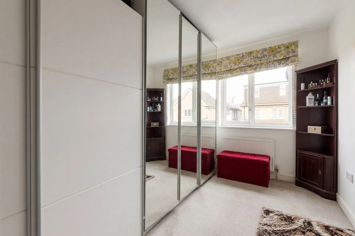Romford, RM6, photo 5