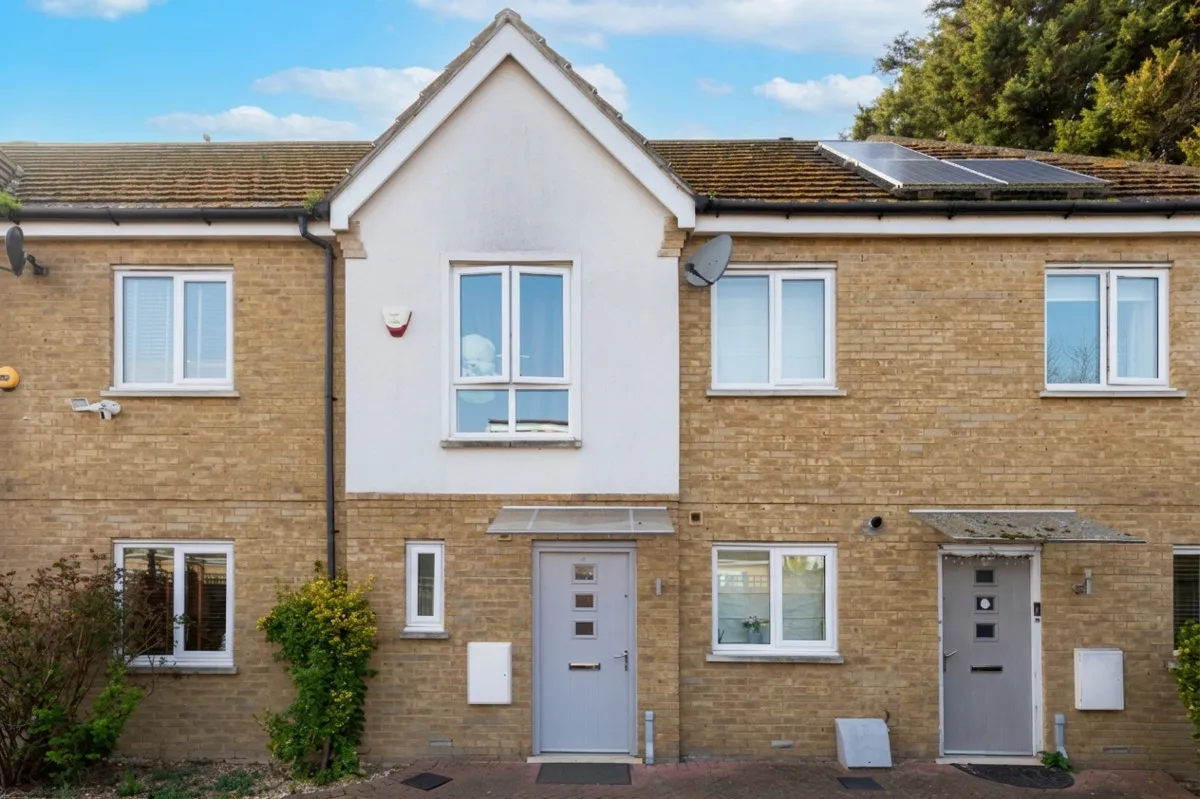 3 bed house for sale, Romford, RM6
