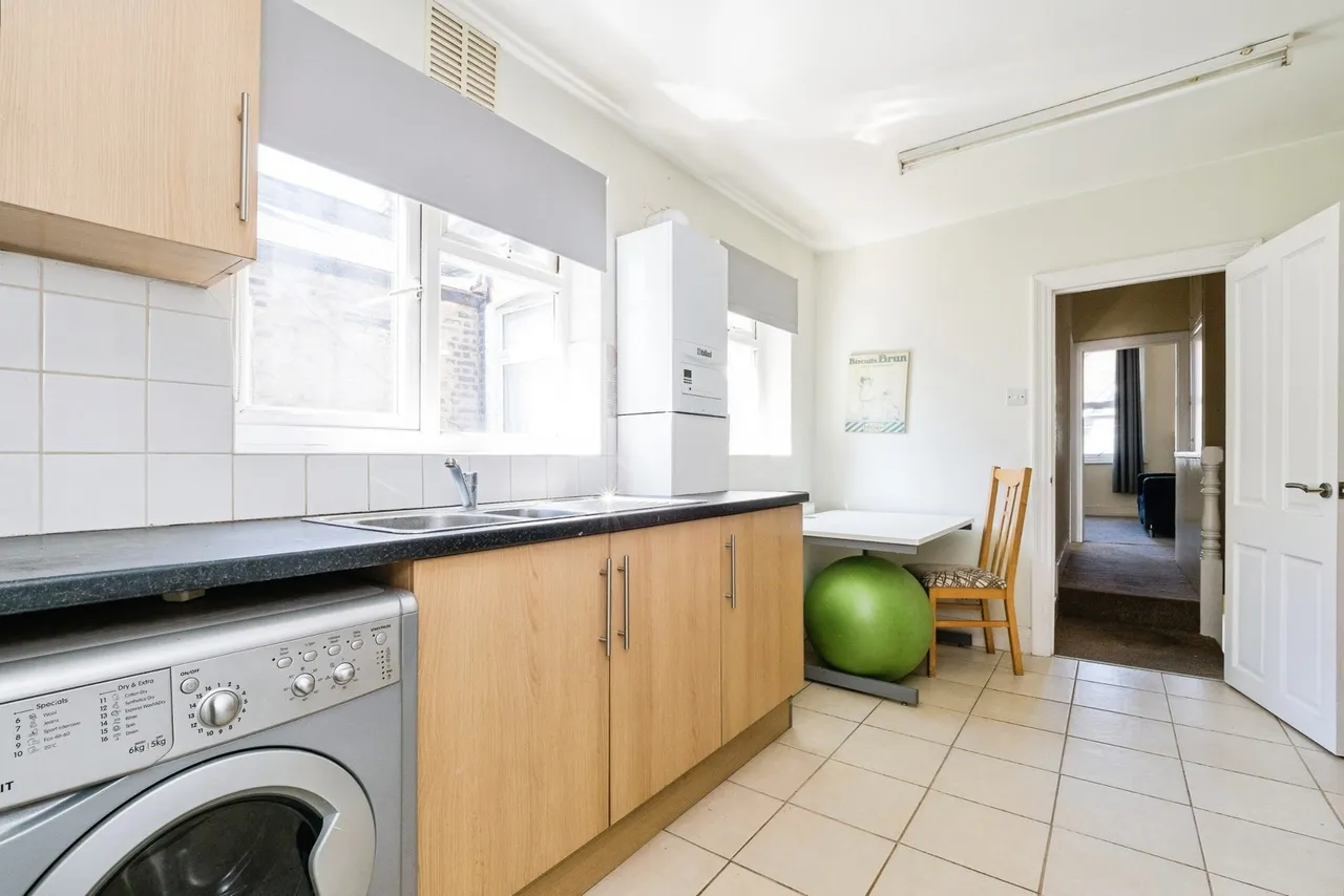 Church Road, LONDON, London, E12, photo 2