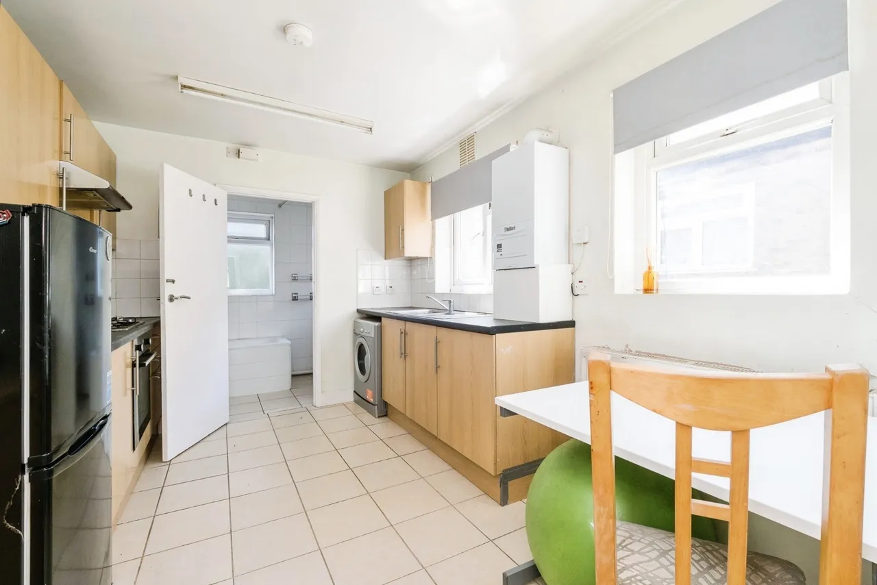 Church Road, LONDON, London, E12, photo 3