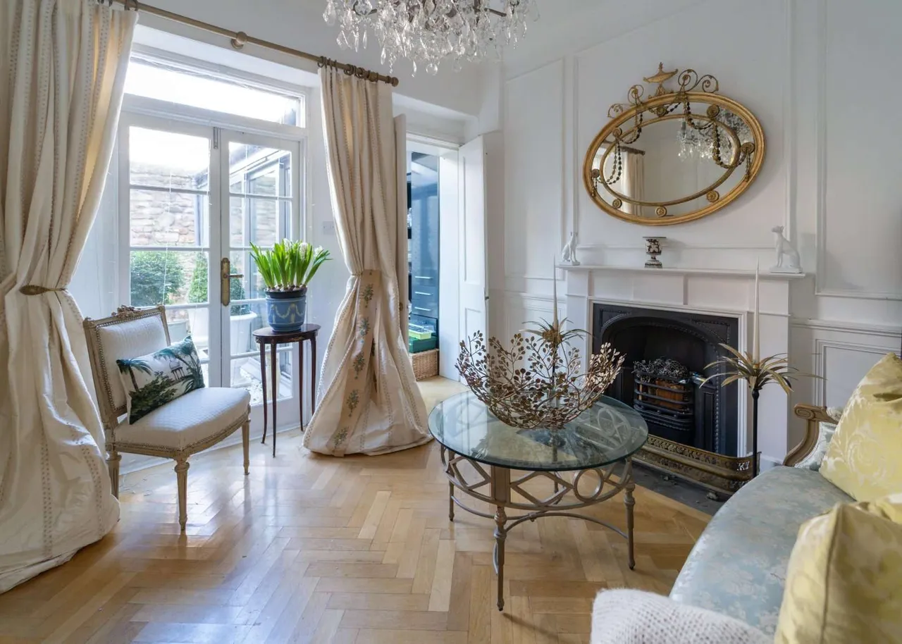 2 bed house to rent — Grange Loan, Edinburgh, EH9 2NR