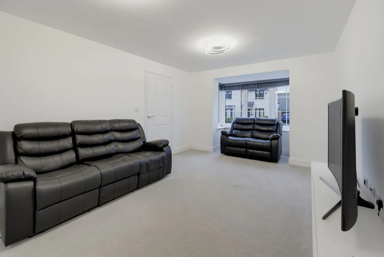 Dalby Court, Bramhope, LS16, photo 6