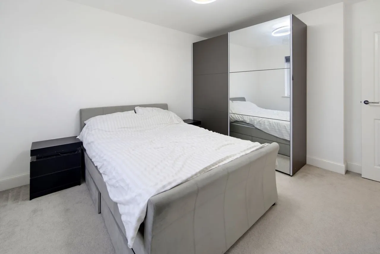 Dalby Court, Bramhope, LS16, photo 17
