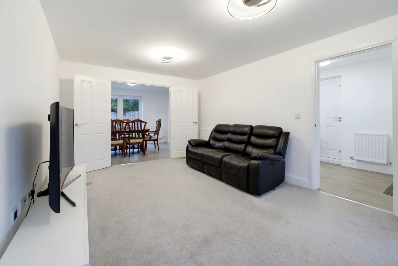 Dalby Court, Bramhope, LS16, photo 11