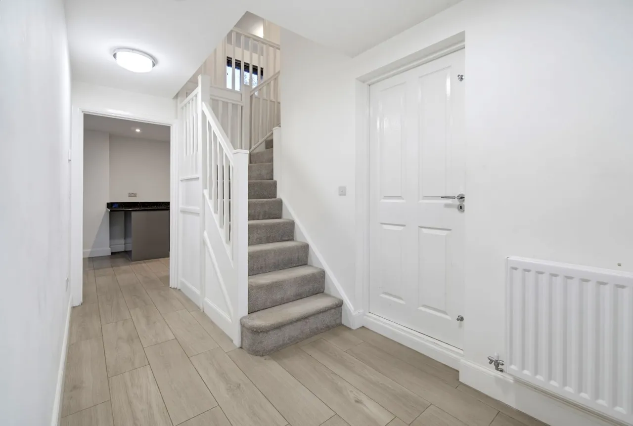 Dalby Court, Bramhope, LS16, photo 5