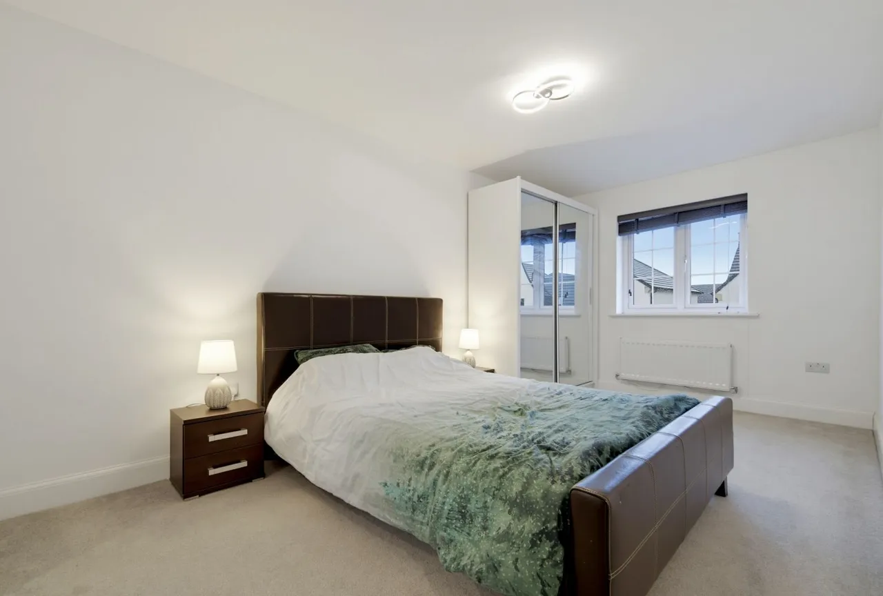 Dalby Court, Bramhope, LS16, photo 16