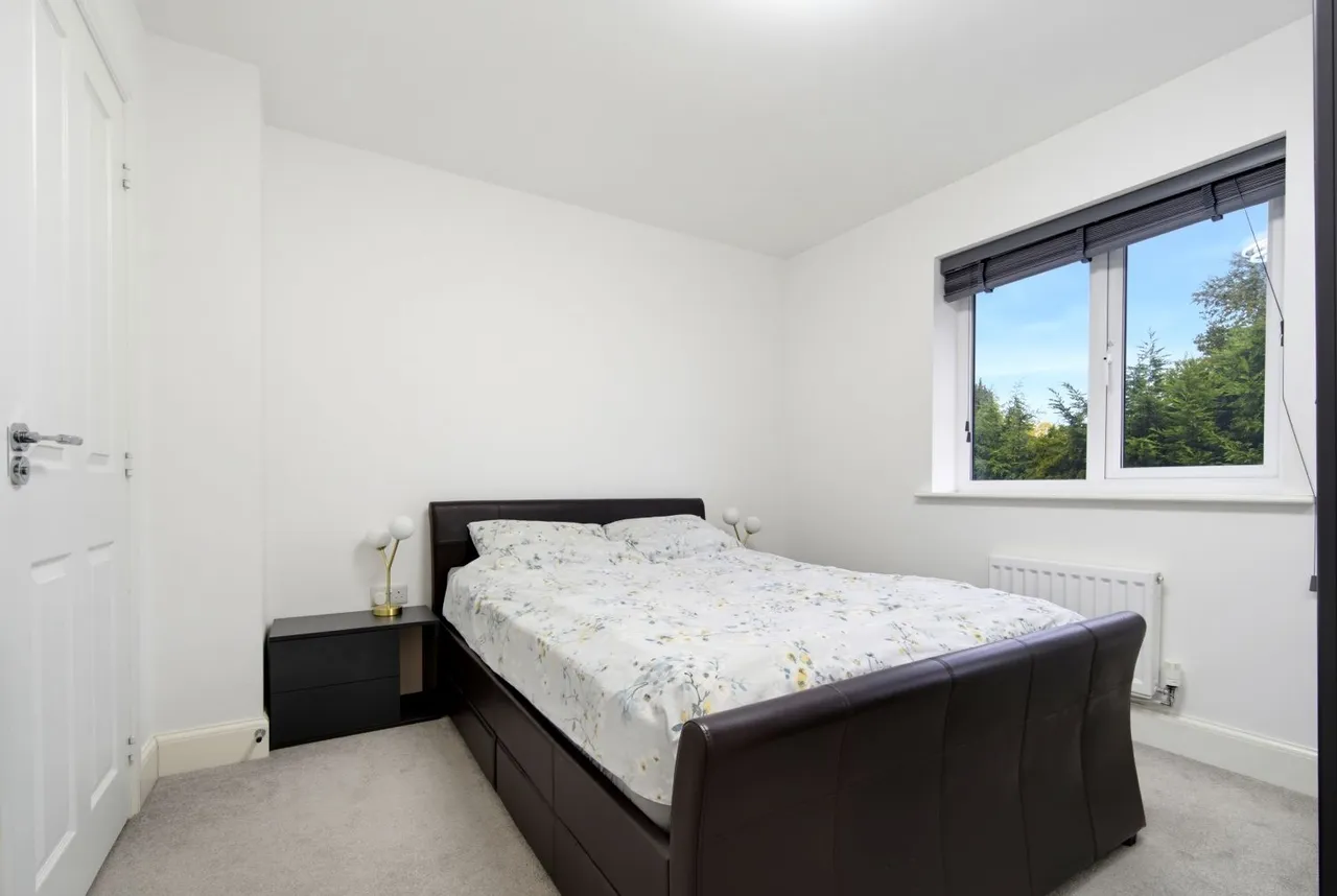 Dalby Court, Bramhope, LS16, photo 20