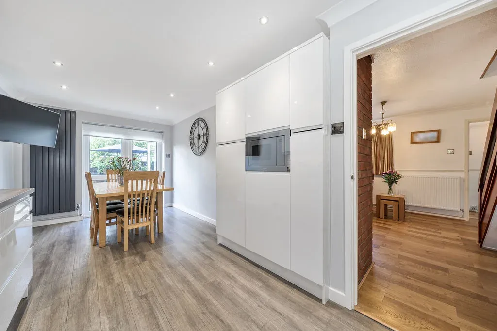 Frensham Drive, Bletchley, Milton Keynes, Buckinghamshire, MK2 3AP, photo 2