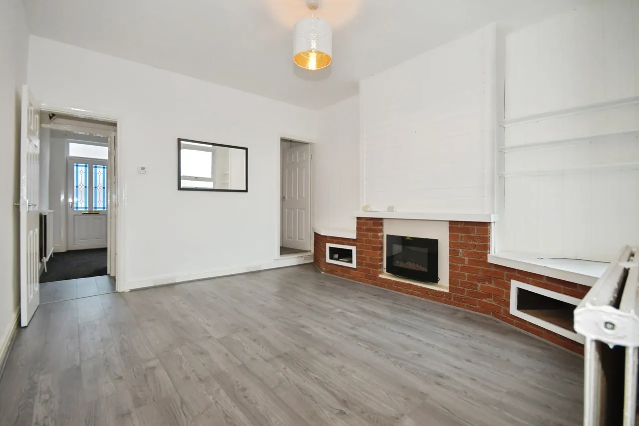 Knighton Street, North Wingfield, S42, photo 3