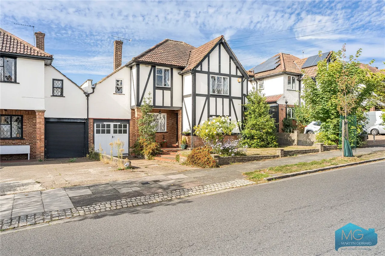 Manor Drive, London, N20, photo 22