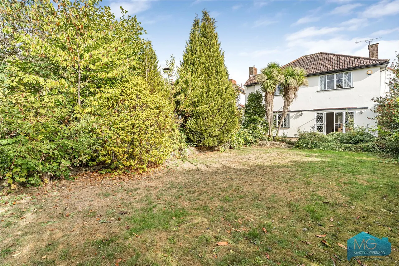 Manor Drive, London, N20, photo 24
