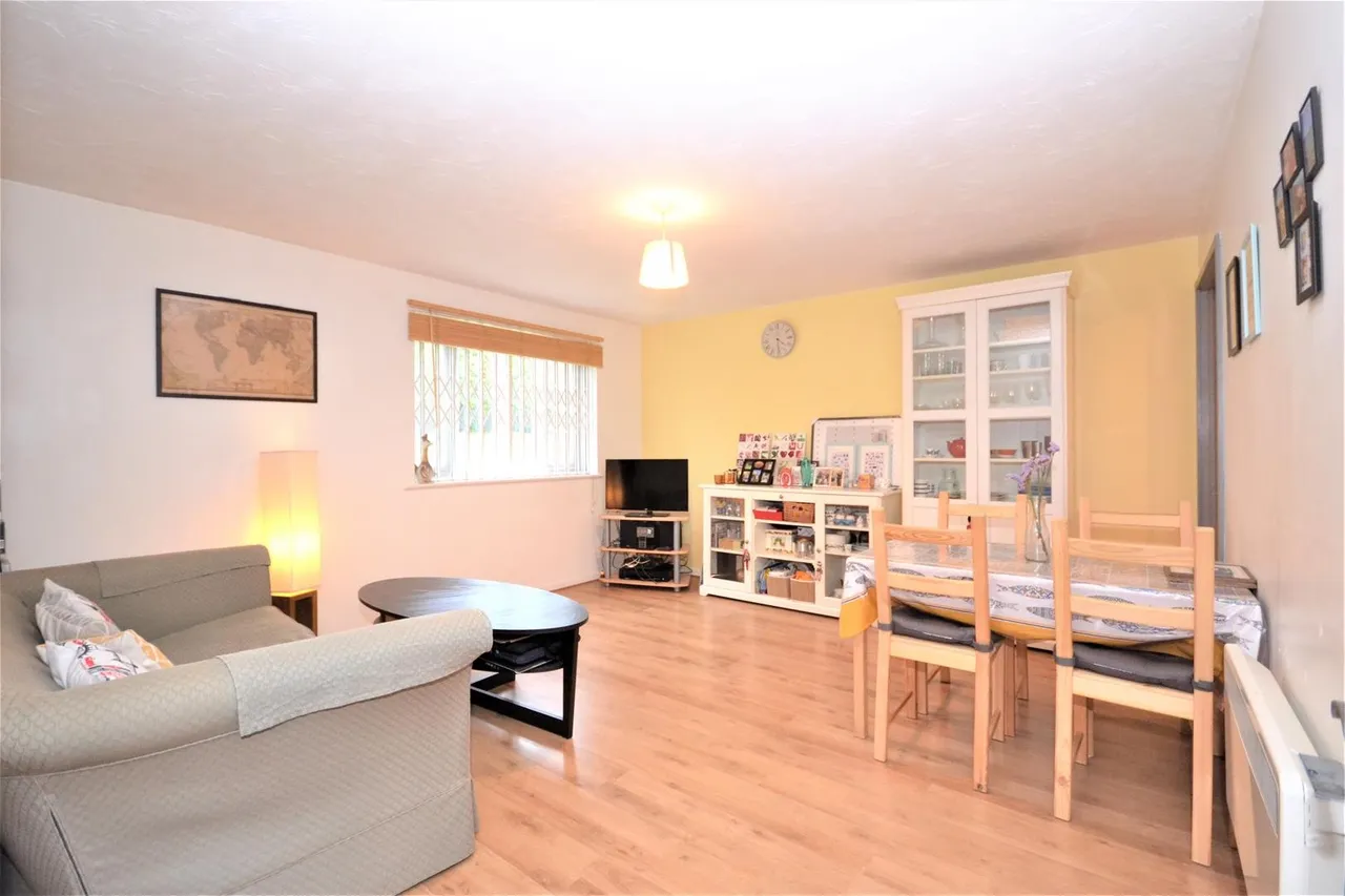 Tylers Court, 8 Westbury Road, Walthamstow, London E17 6RG, photo 3