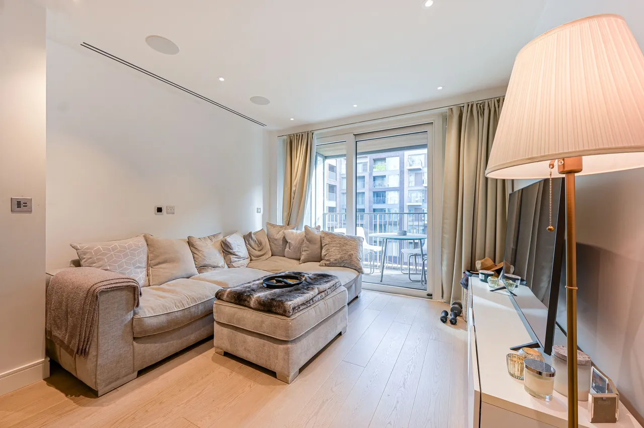 Flat 111, Lockside House, 3 Thurstan Street, London, photo 2