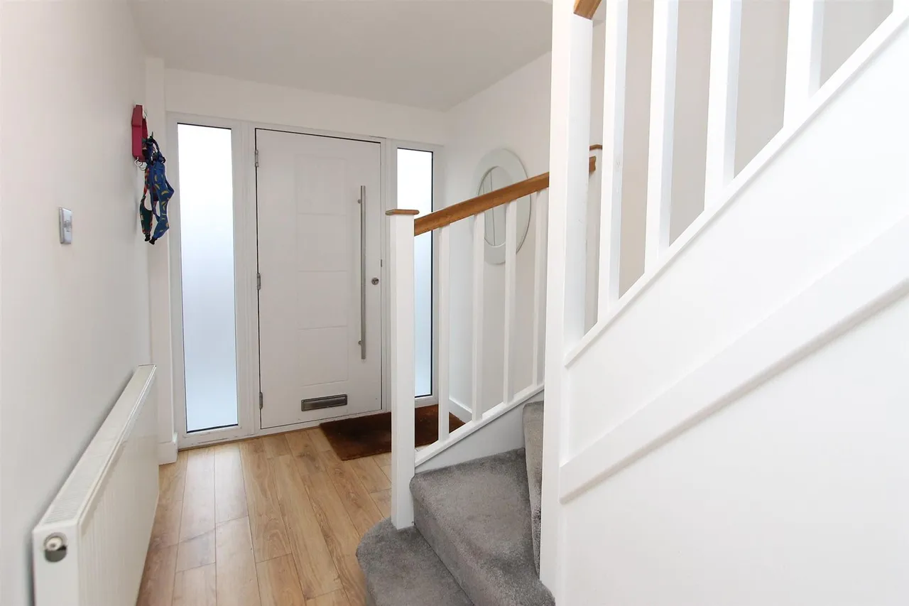 Brockmoor Close, Pedmore, Stourbridge, photo 3