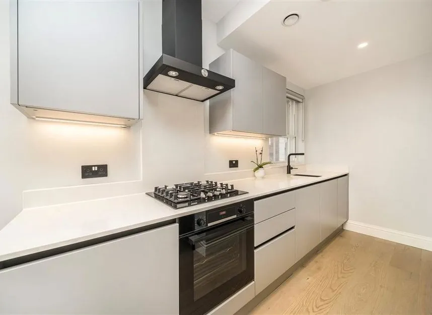 Shaftesbury Avenue, Fitzrovia & Covent Garden, W1D, photo 4