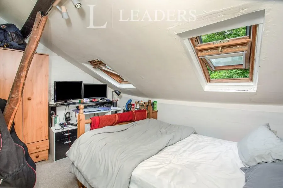 Well Street, Buckingham, MK18, photo 2