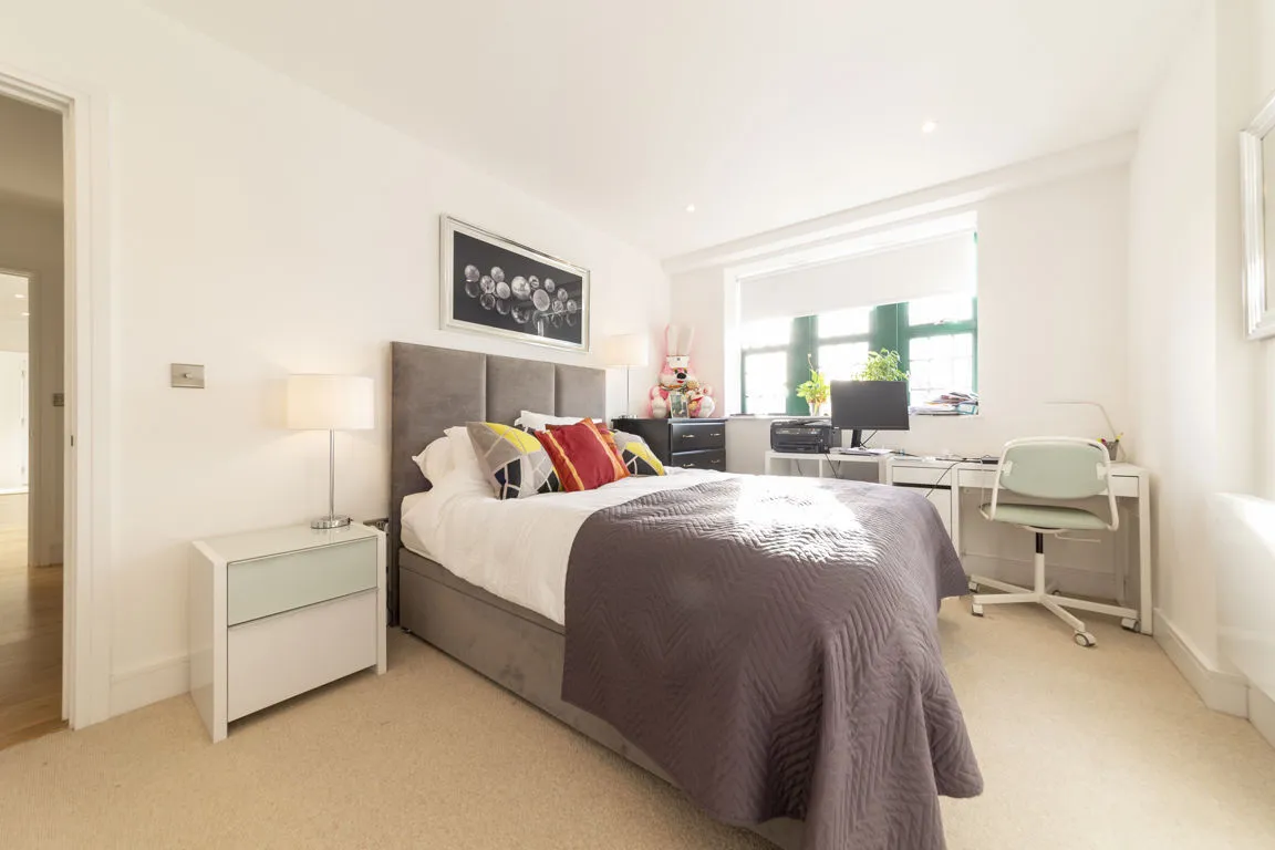 Metropolitan Crescent, Clapham, photo 7