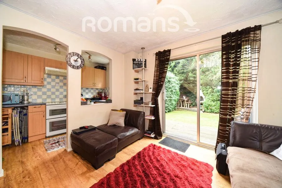 All Saints Close, Wokingham, RG40, photo 2