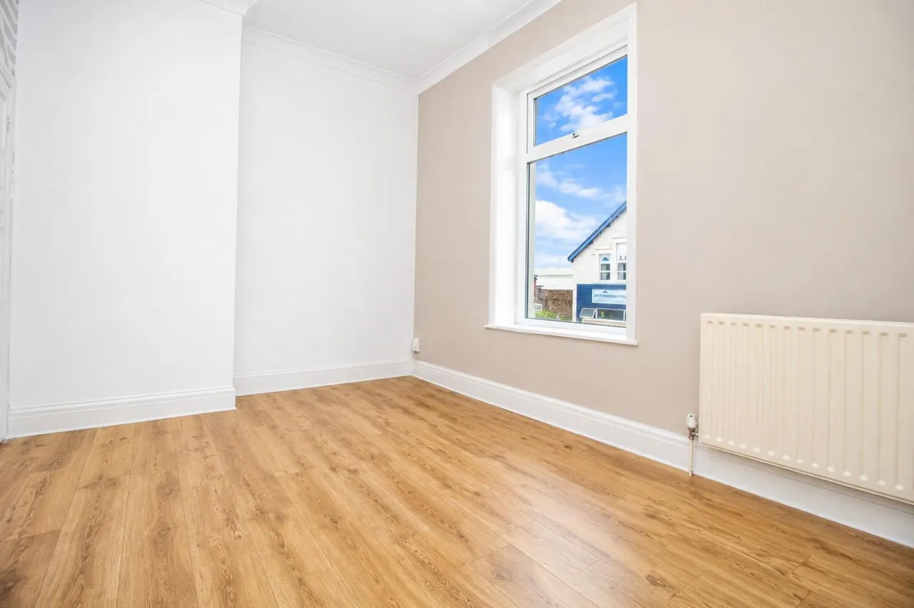 Blackburn Road, Darwen, photo 8
