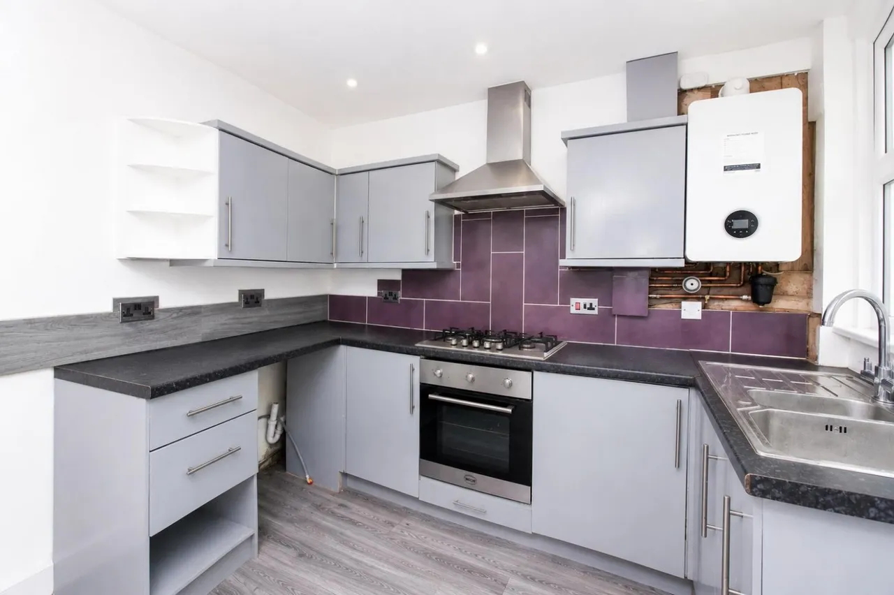 Blackburn Road, Darwen, photo 2