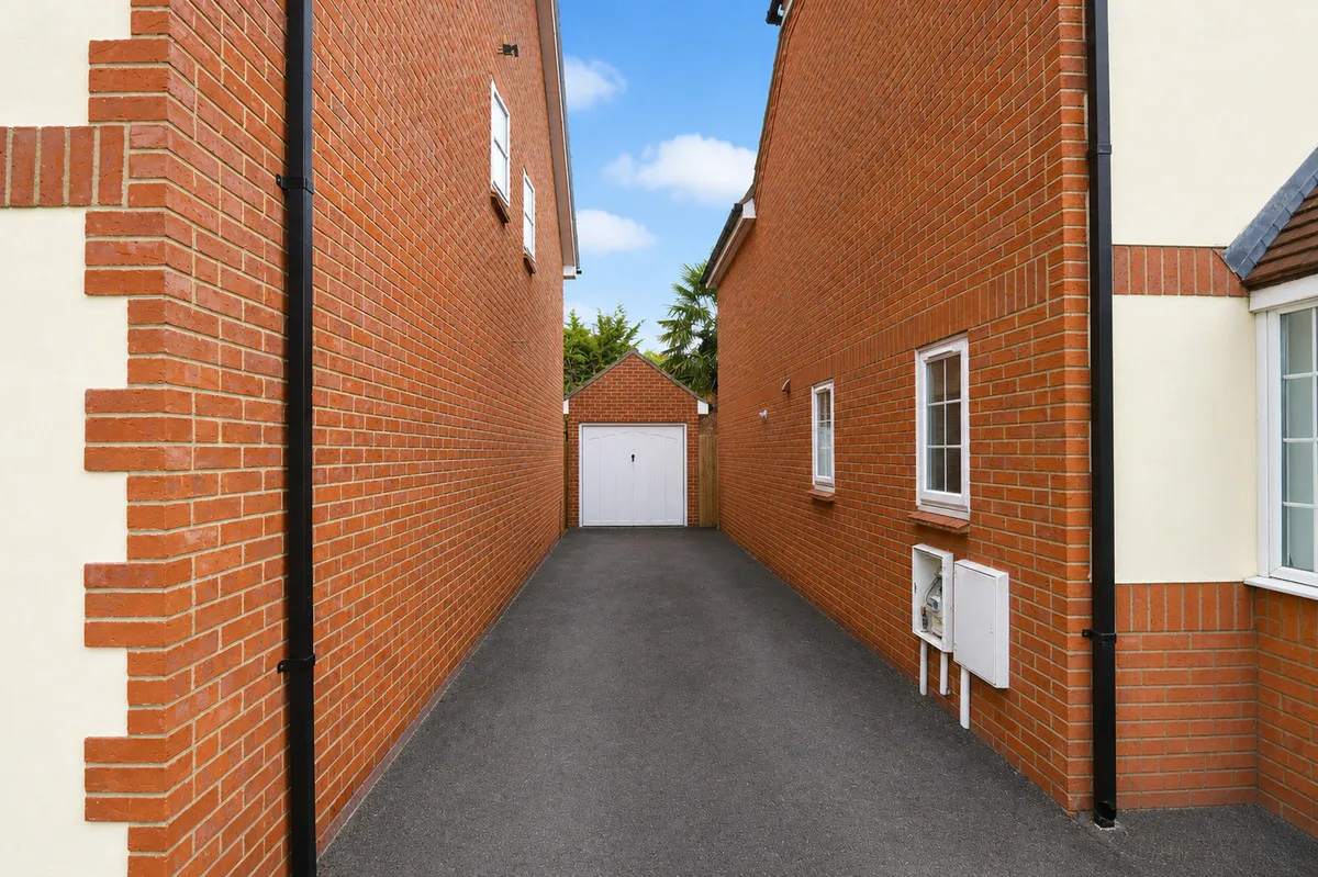 Sunny Mews, Collier Row, Romford, RM5 3PN, photo 25