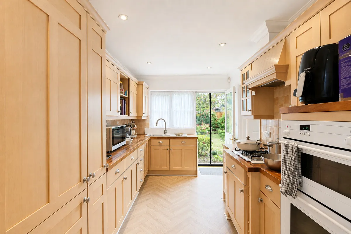 Sunny Mews, Collier Row, Romford, RM5 3PN, photo 8