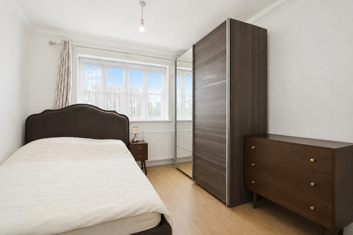 Sunny Mews, Collier Row, Romford, RM5 3PN, photo 12