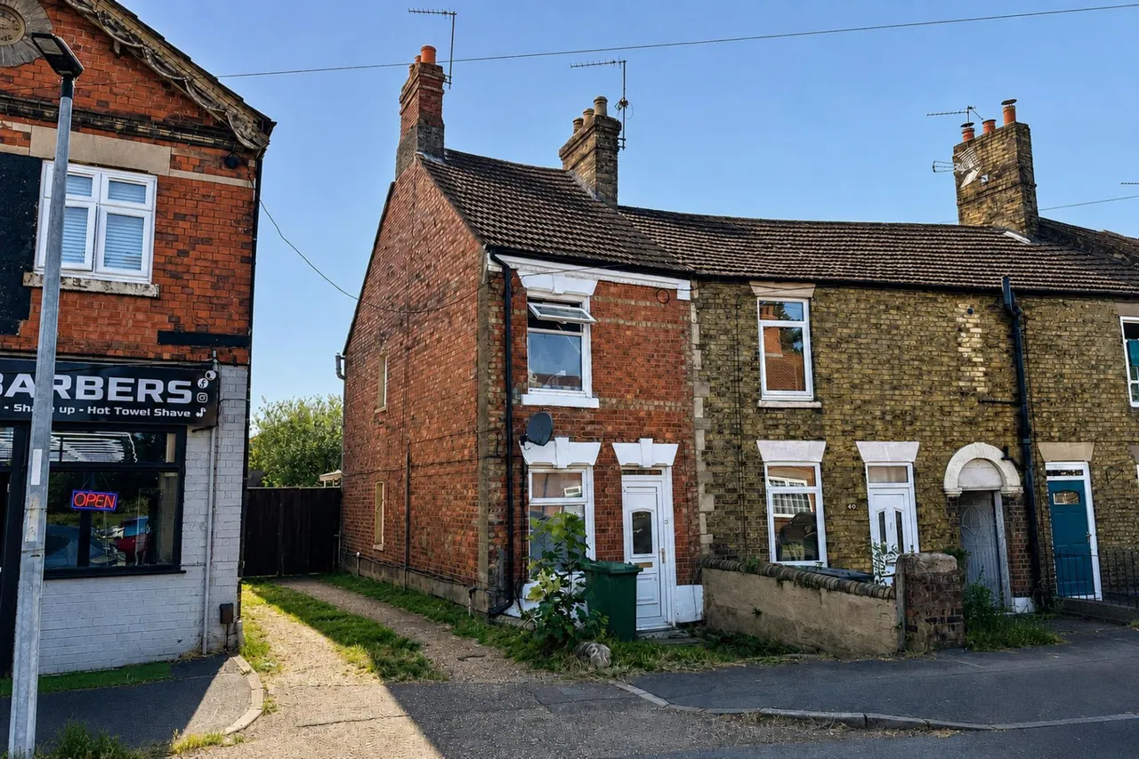 3 bed house for sale, New Road, Woodston, PE2
