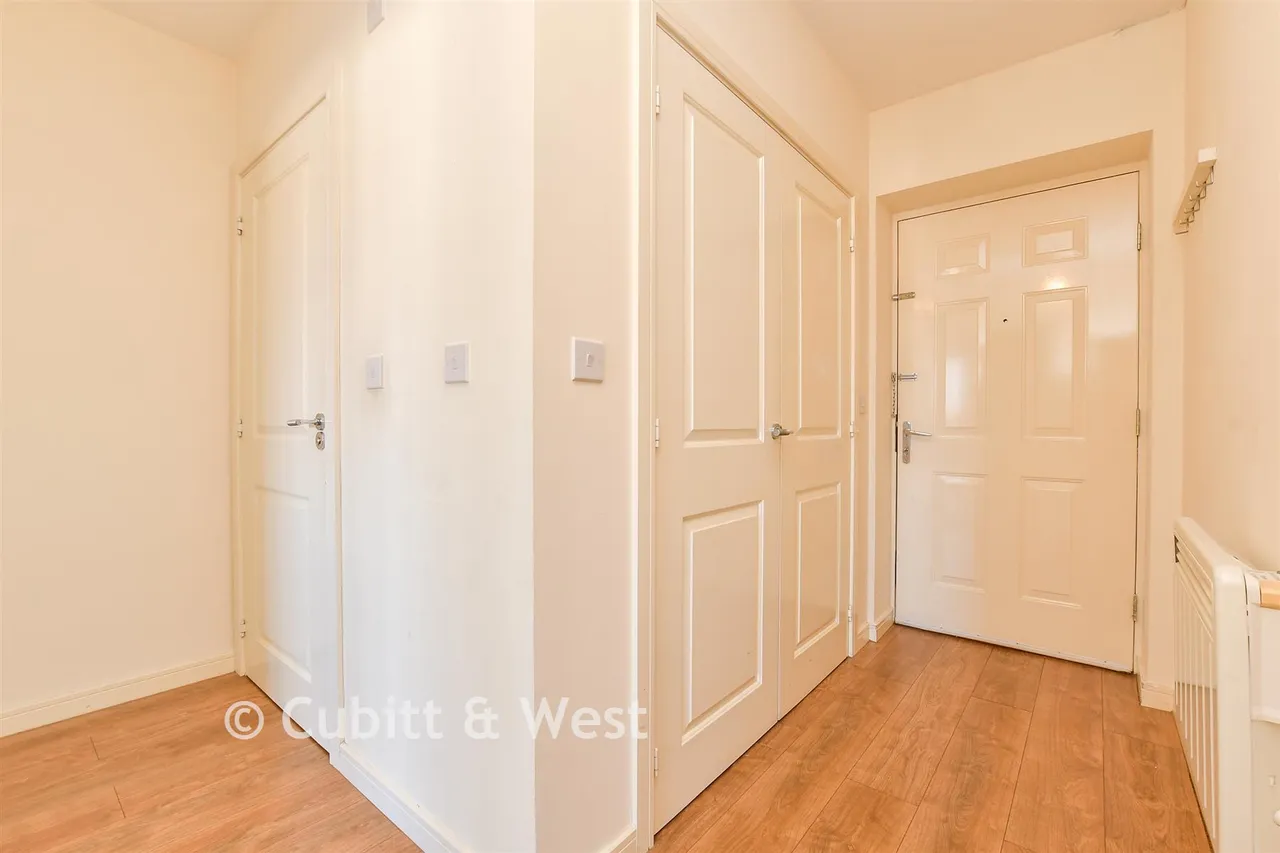 Schoolgate Drive, Morden, SM4, photo 5