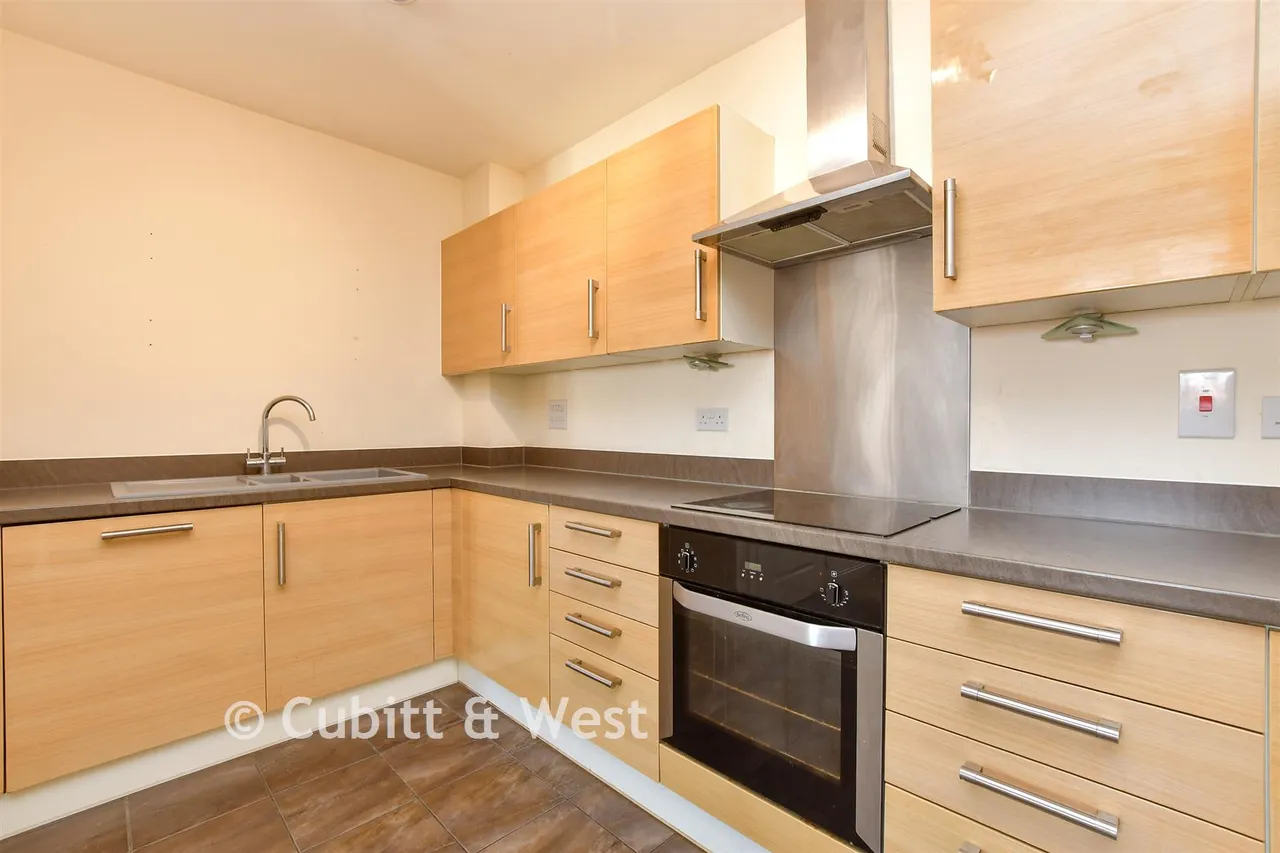 Schoolgate Drive, Morden, SM4, photo 2