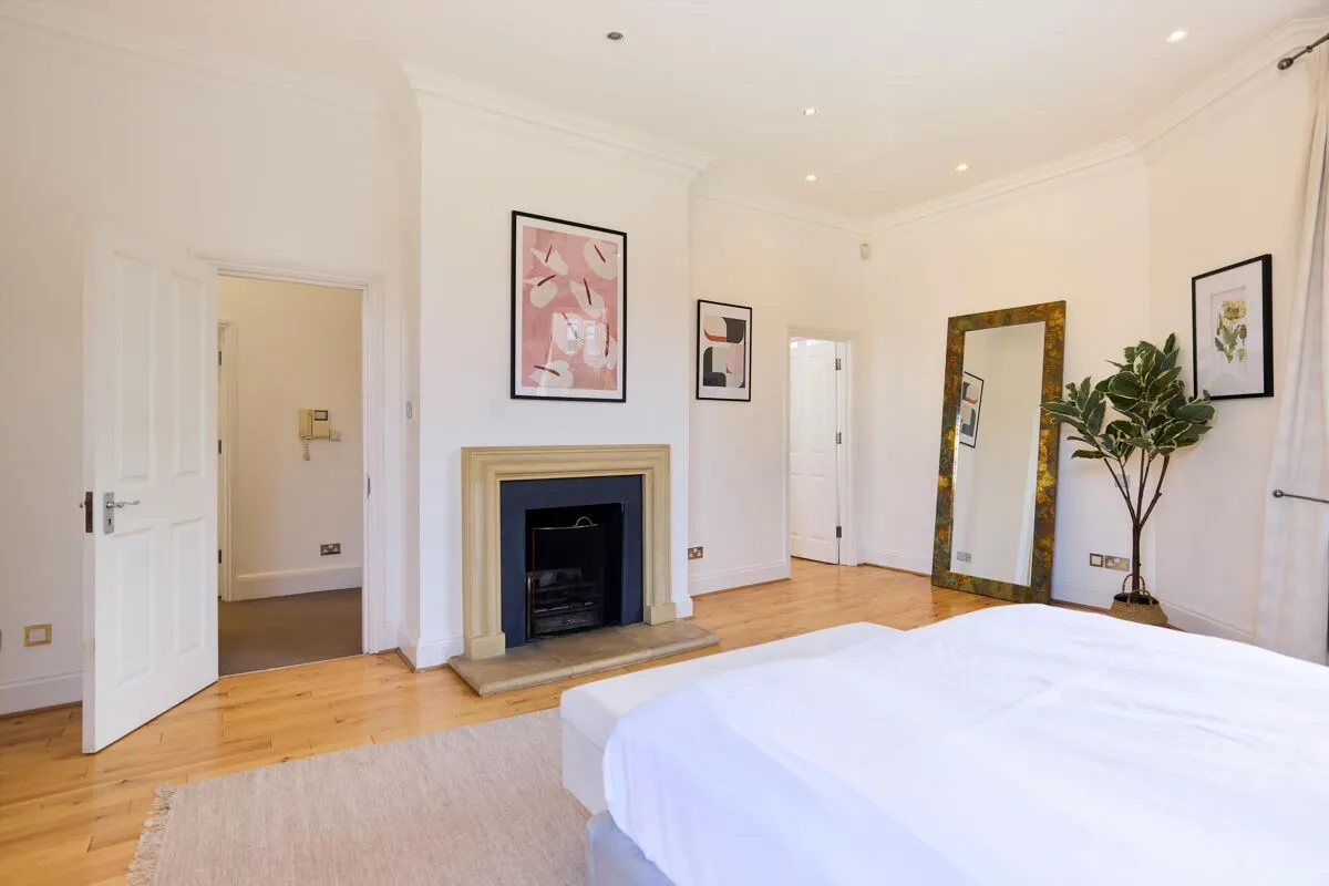 Rudall Crescent, London, NW3, photo 6