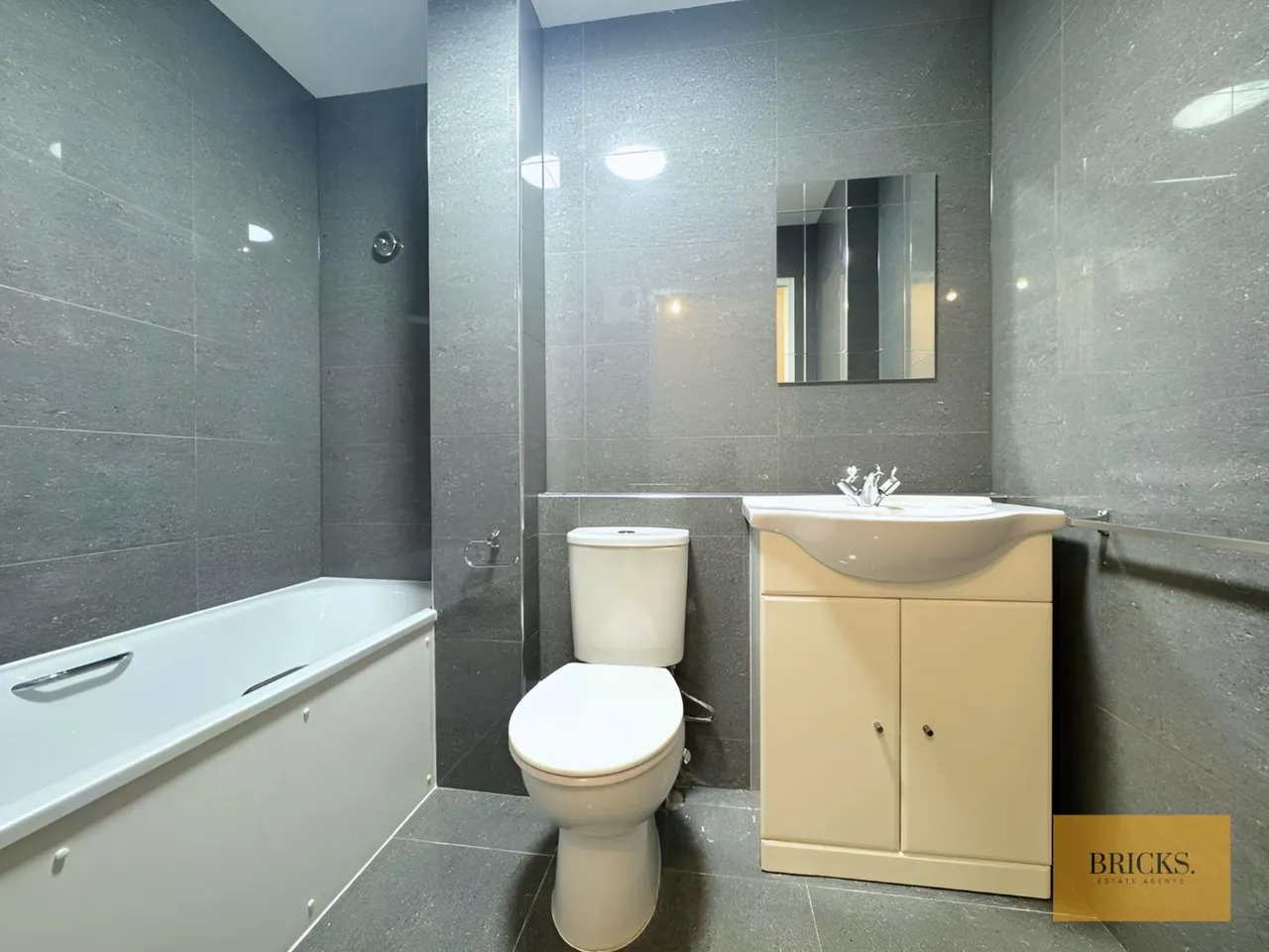 Rothesay Road, Luton, LU1 1QZ, photo 3