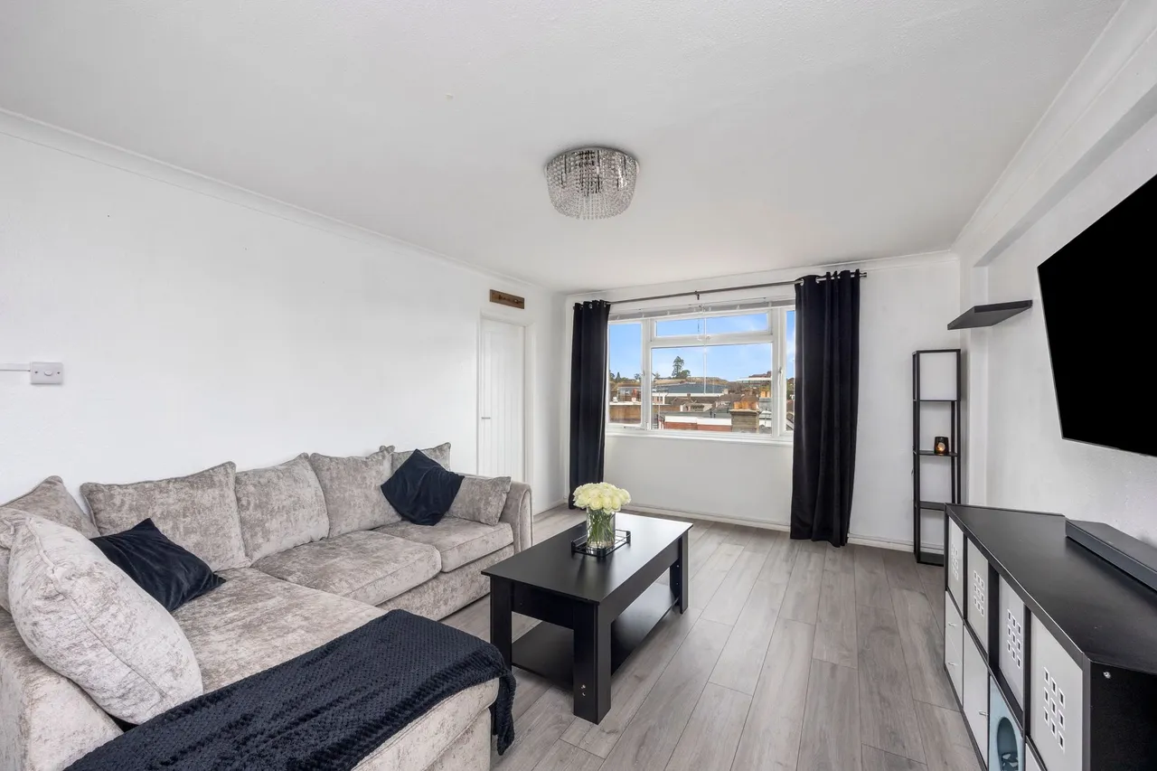 Gower Road, Haywards Heath, RH16, photo 5