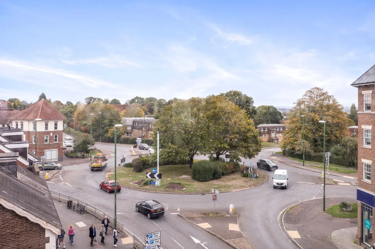 Gower Road, Haywards Heath, RH16, photo 3