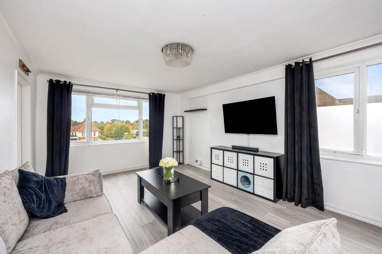 Gower Road, Haywards Heath, RH16, photo 4