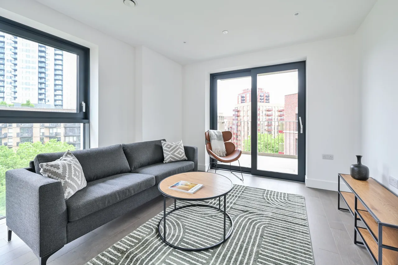 2 bed flat to rent — 803 Hawksbury Heights, 11 Hewson Way, London