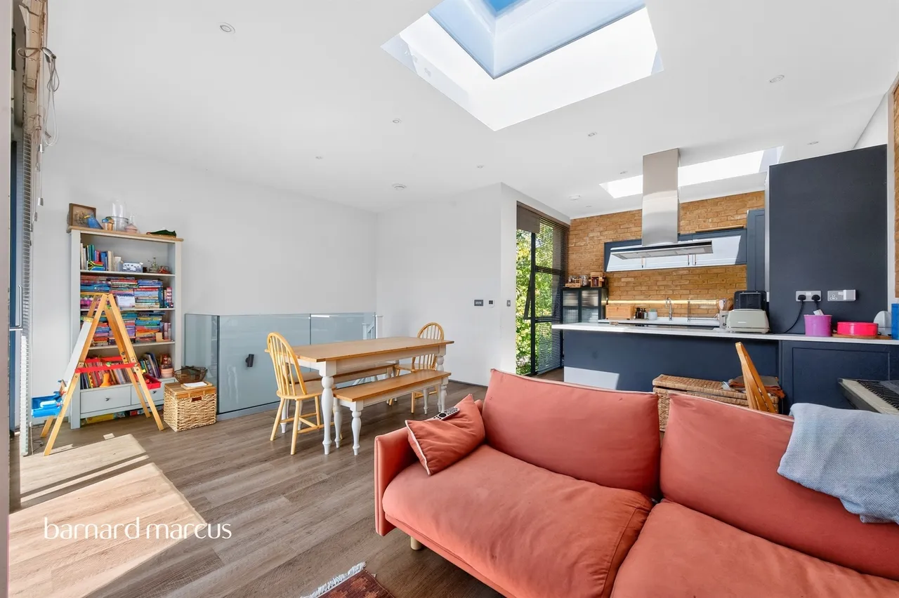 St. Andrew's Road, Surbiton, photo 5
