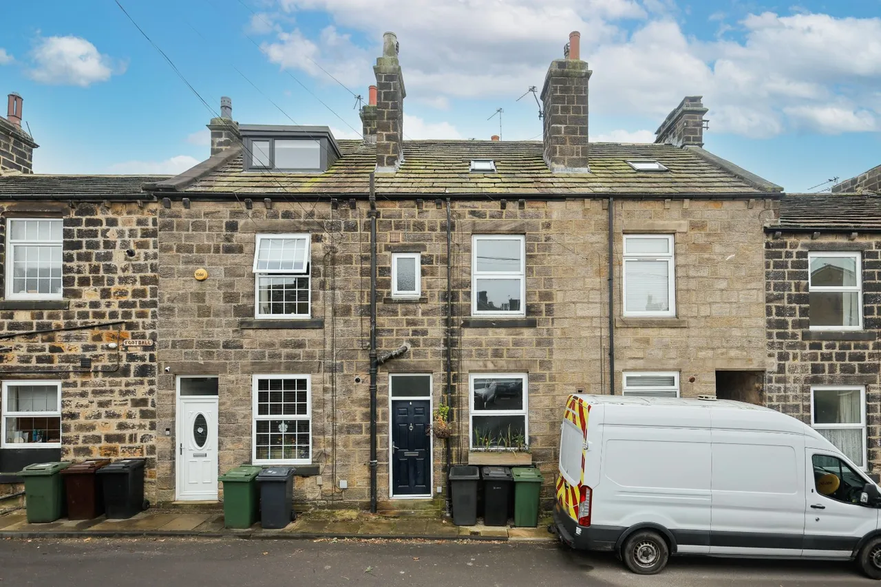 3 bed house for sale, Football, Yeadon, LS19