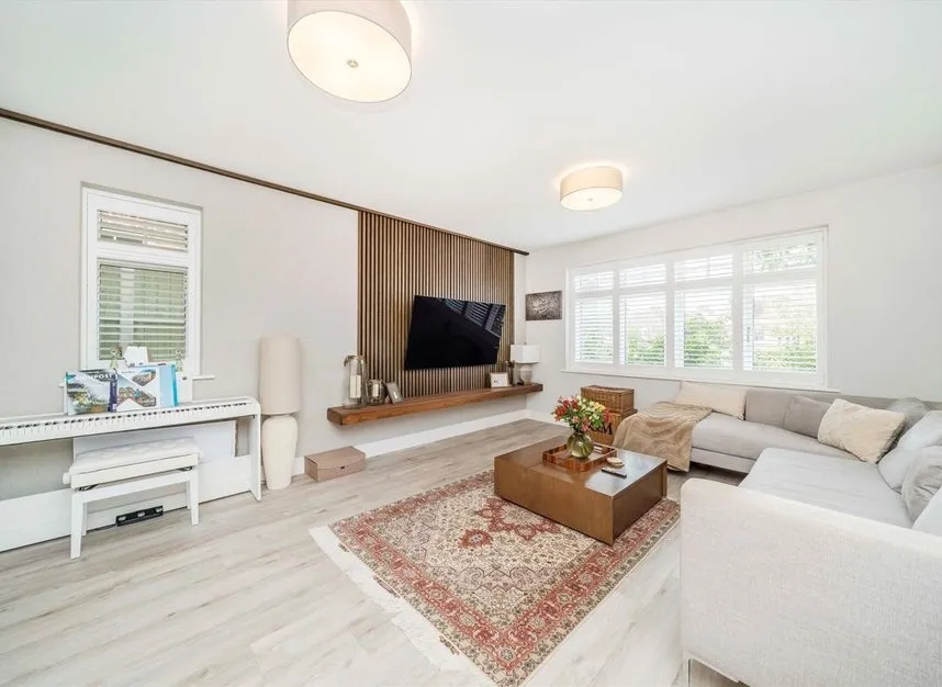 Linnet Close, Epsom, KT17, photo 2