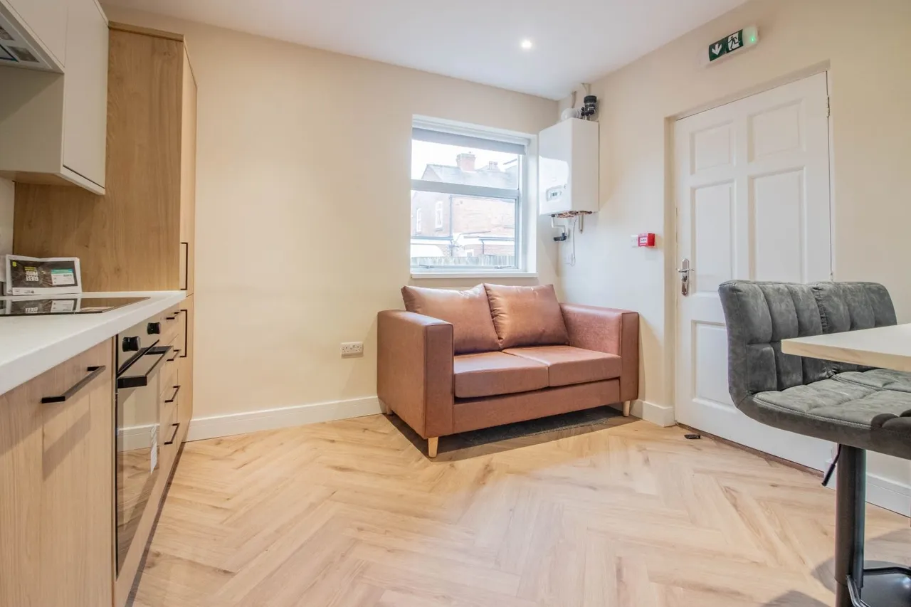 Queens Road, Beeston, NG9, photo 11