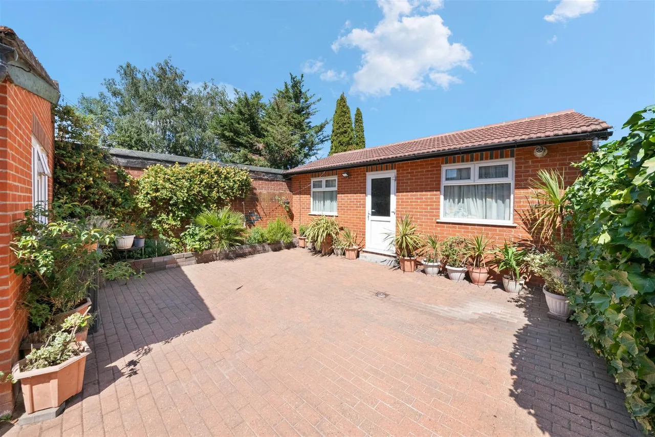 Willow Tree Lane, Hayes, photo 19