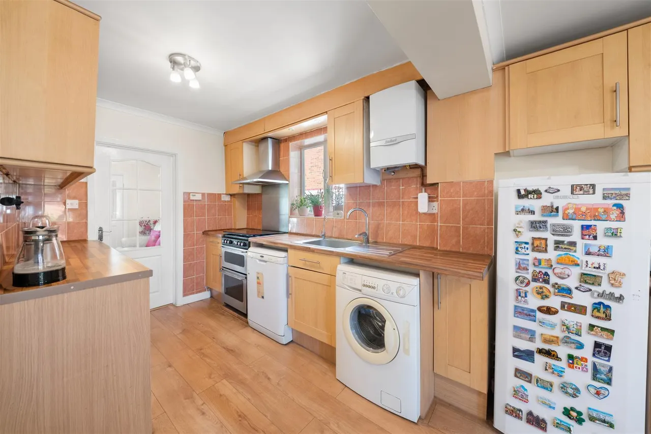 Willow Tree Lane, Hayes, photo 6