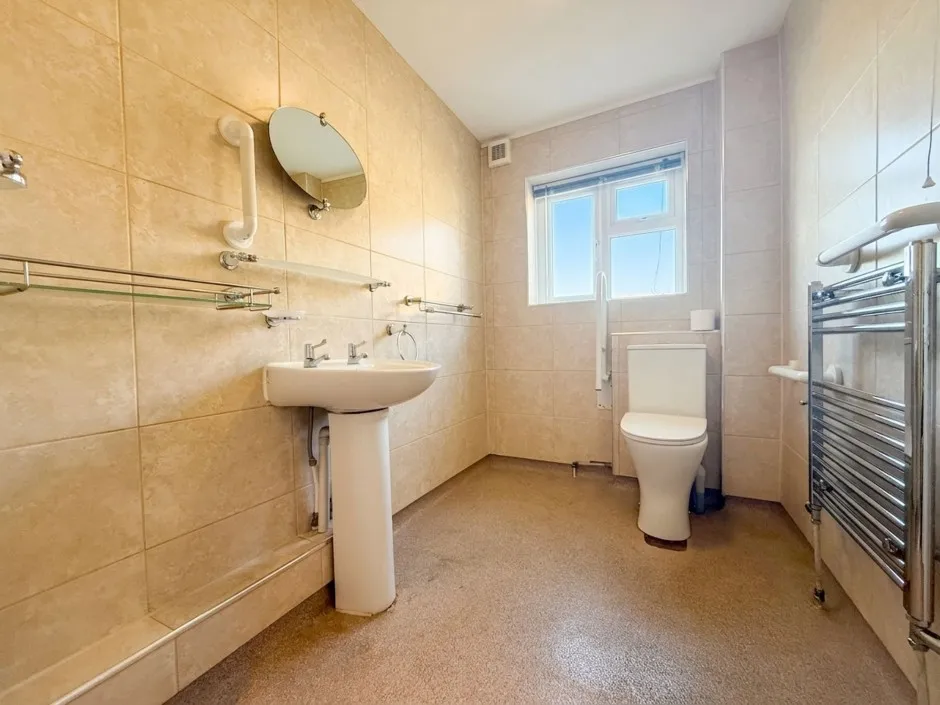 Worcester Road, Uxbridge, UB8, photo 12