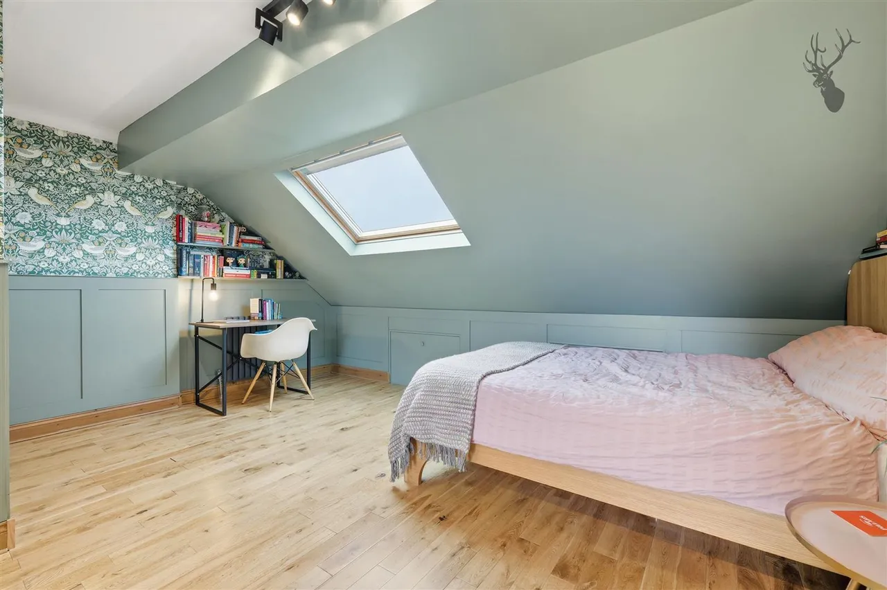 Westbury Lane, Buckhurst Hill, IG9, photo 27
