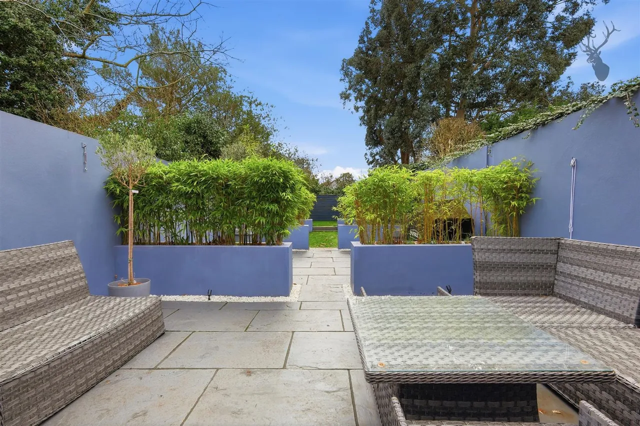 Westbury Lane, Buckhurst Hill, IG9, photo 4